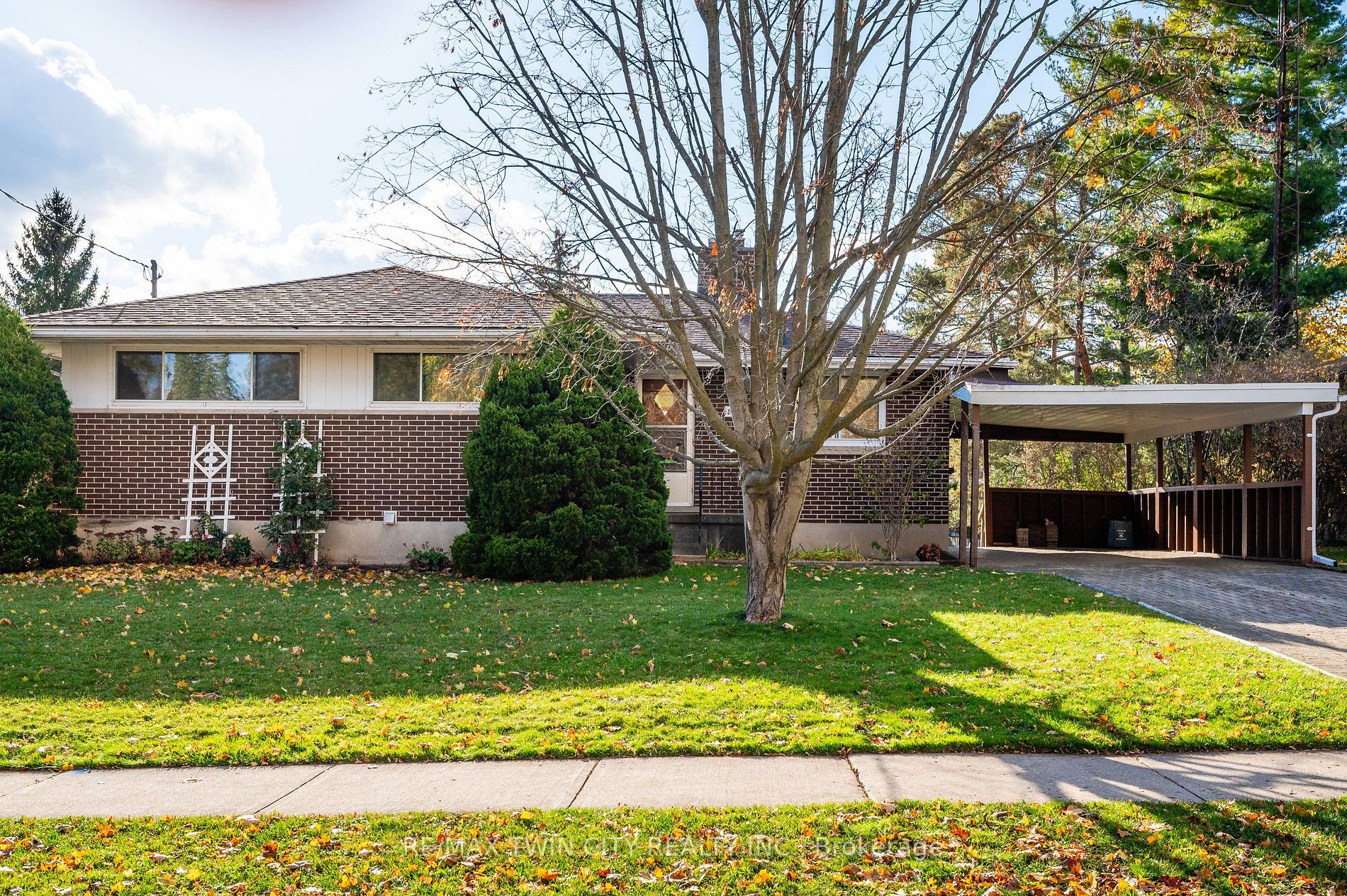 85 Graystone Ave