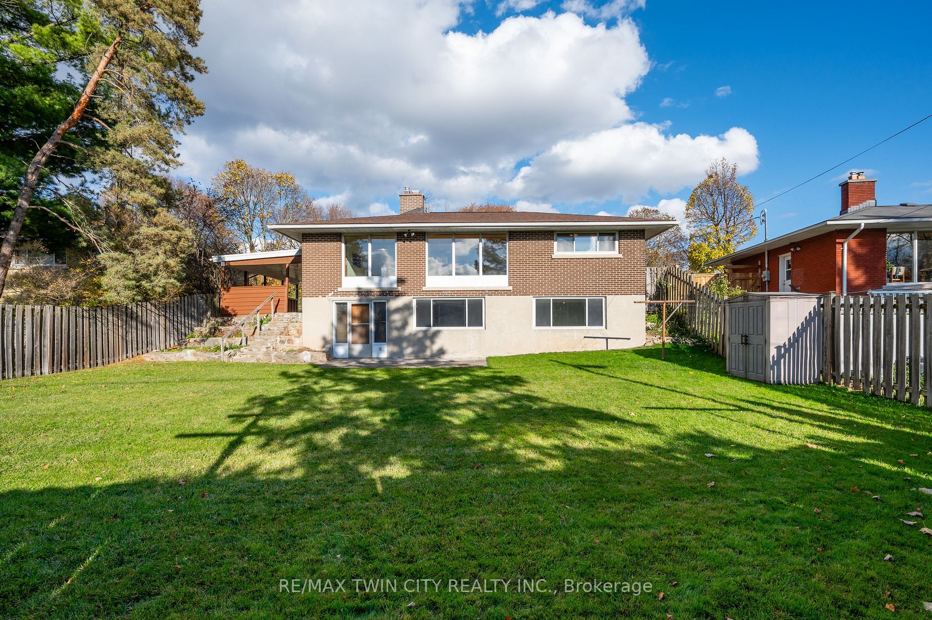 85 Graystone Ave