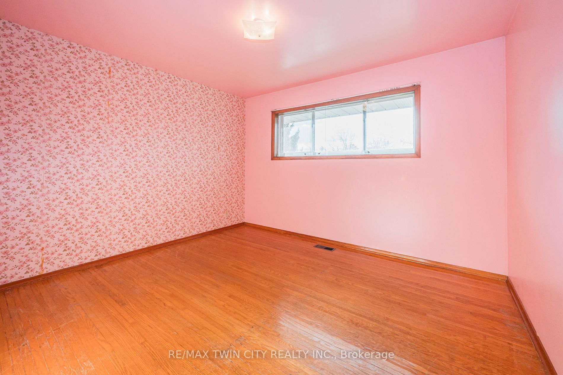 85 Graystone Ave