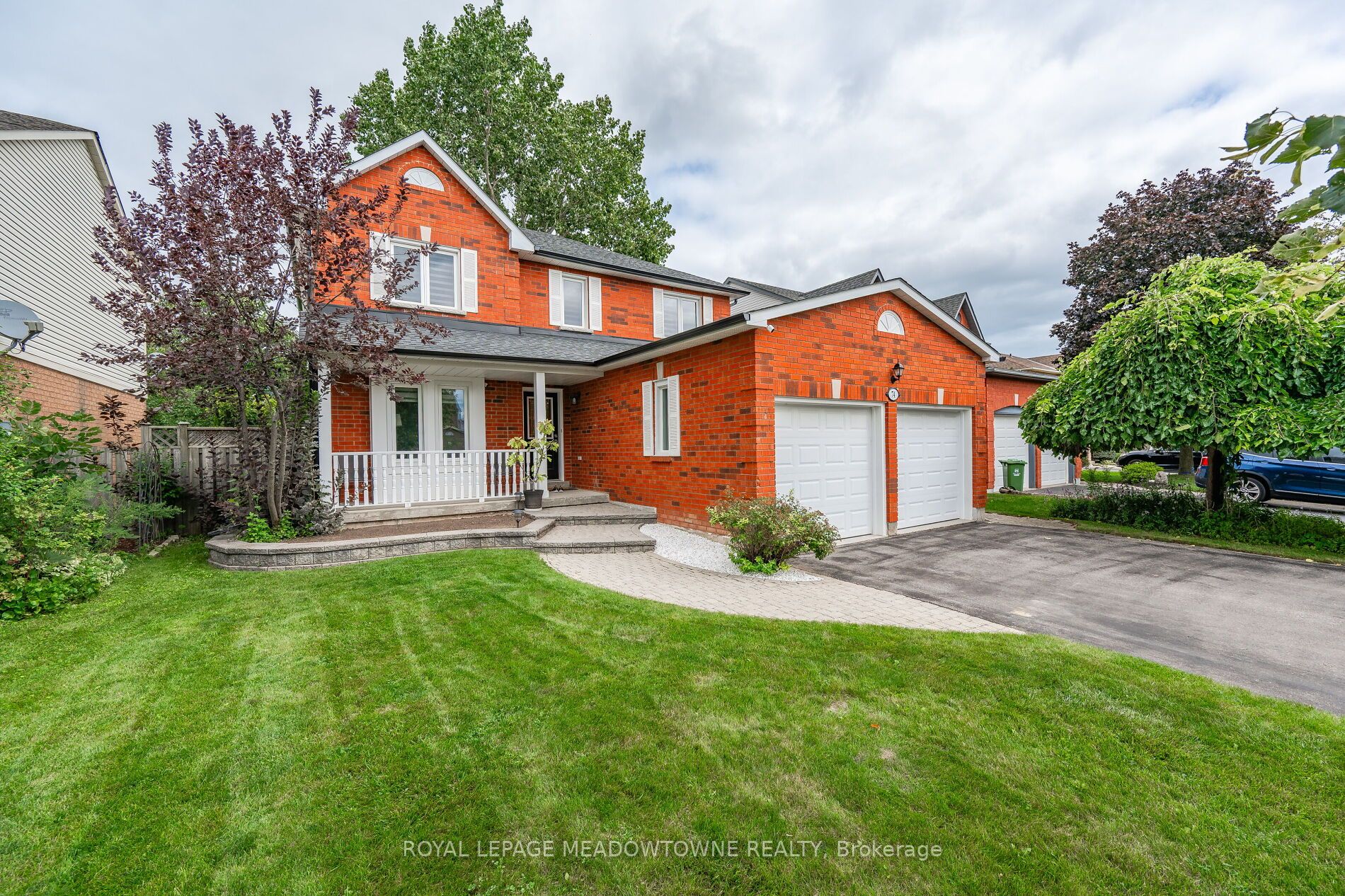 74 Royaledge Way