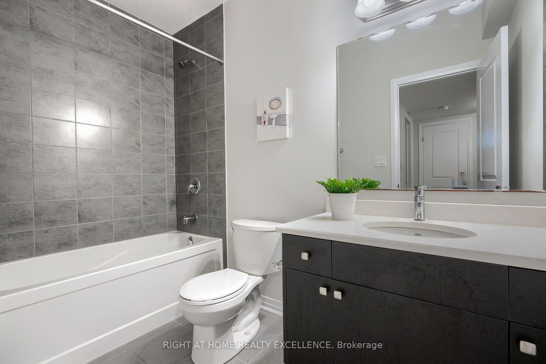 8 Vitality Dr, #8