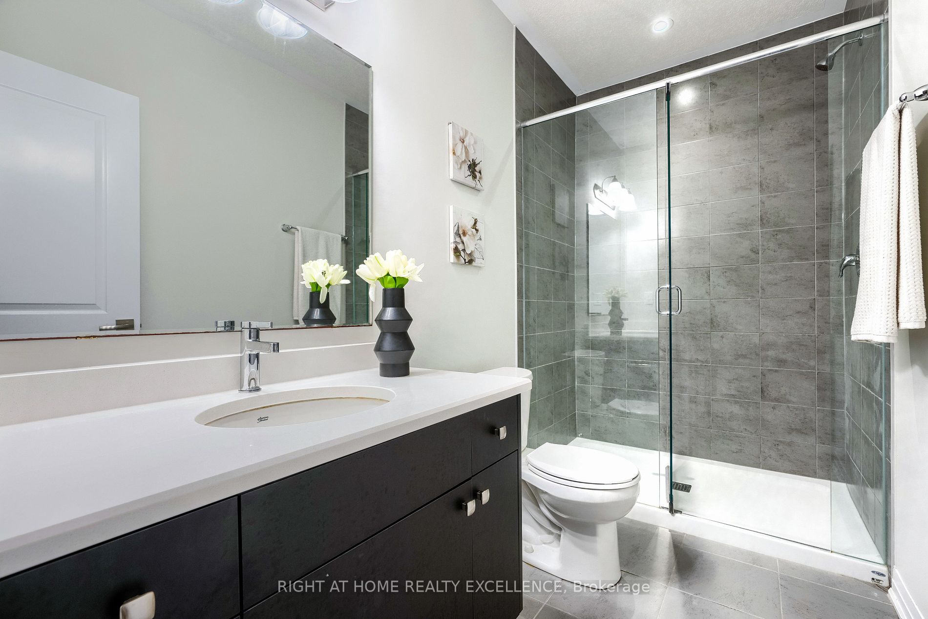 8 Vitality Dr, #8