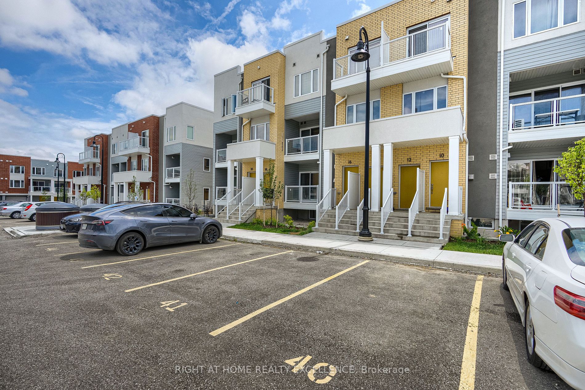 8 Vitality Dr, #8