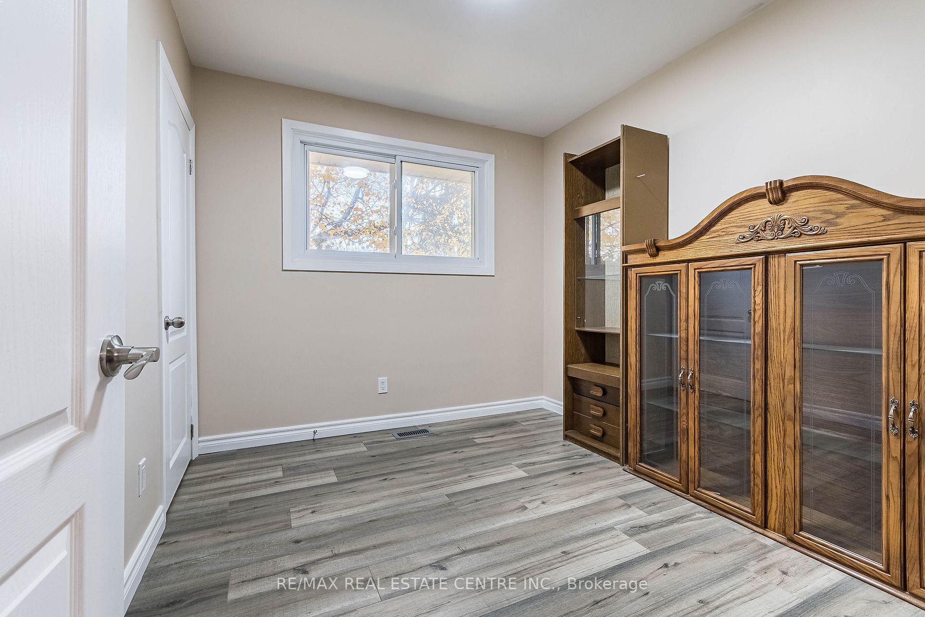 496 Bunting Rd