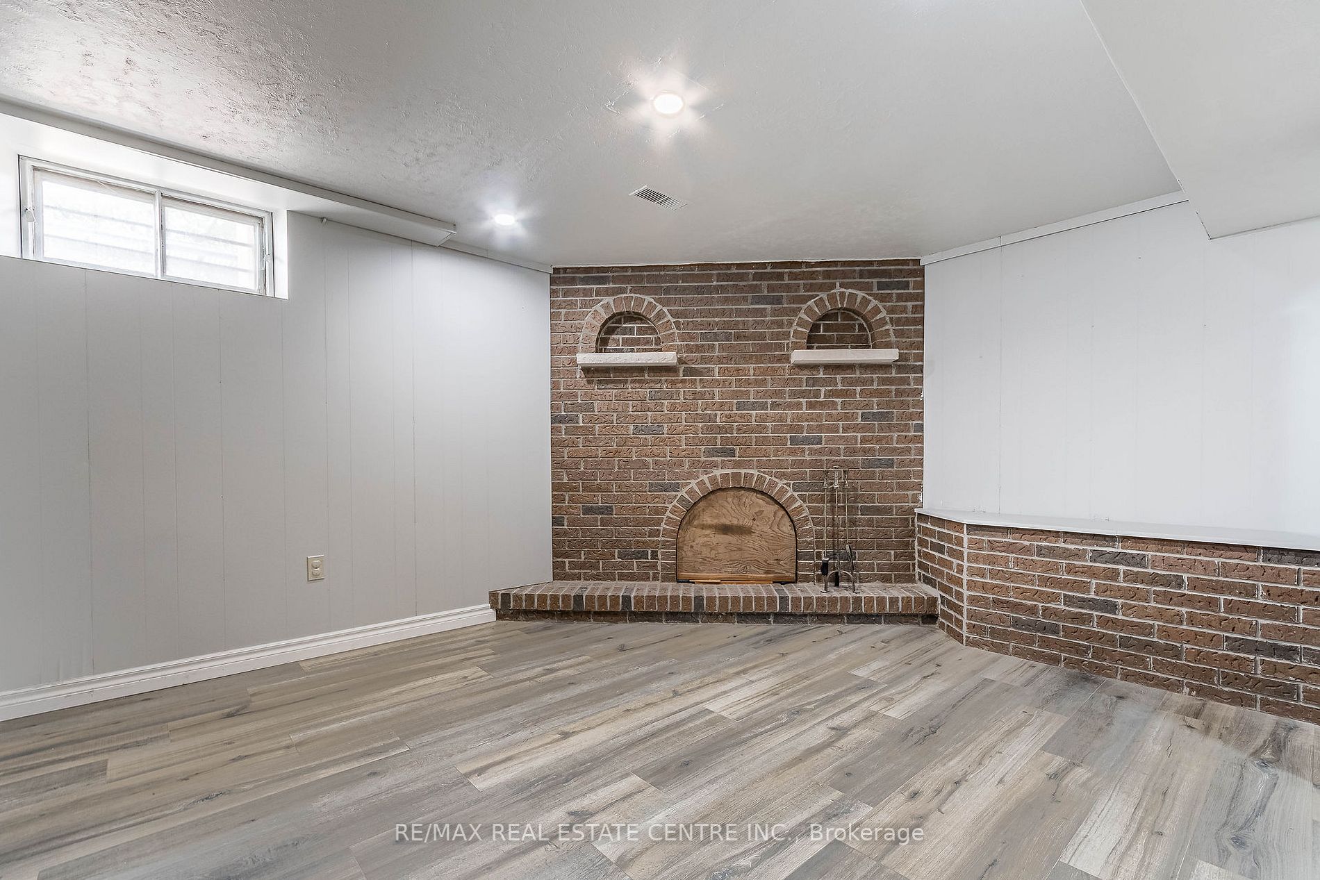 496 Bunting Rd