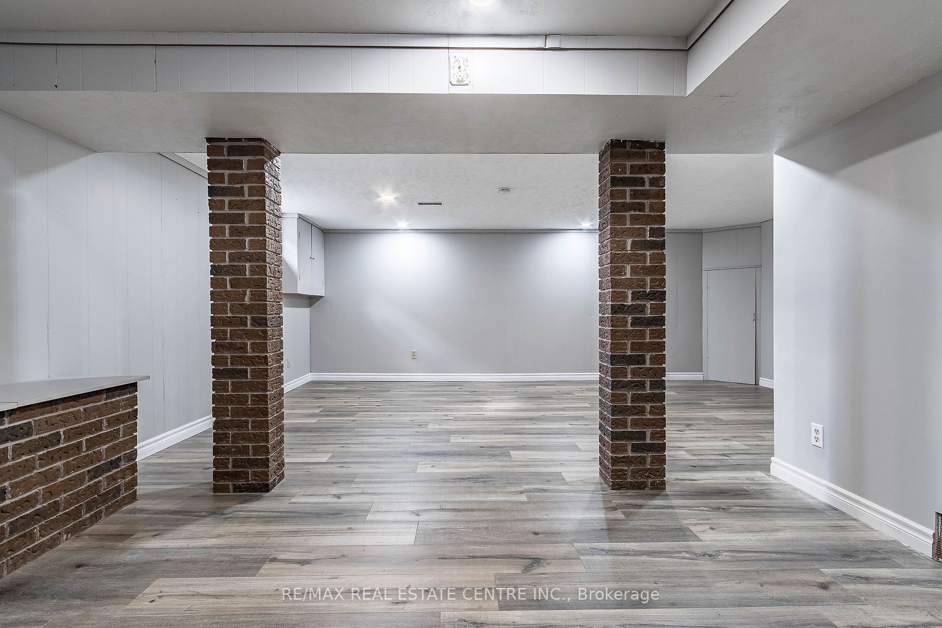 496 Bunting Rd