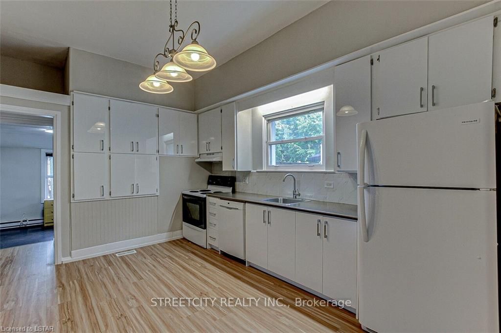 106 High St, #Main