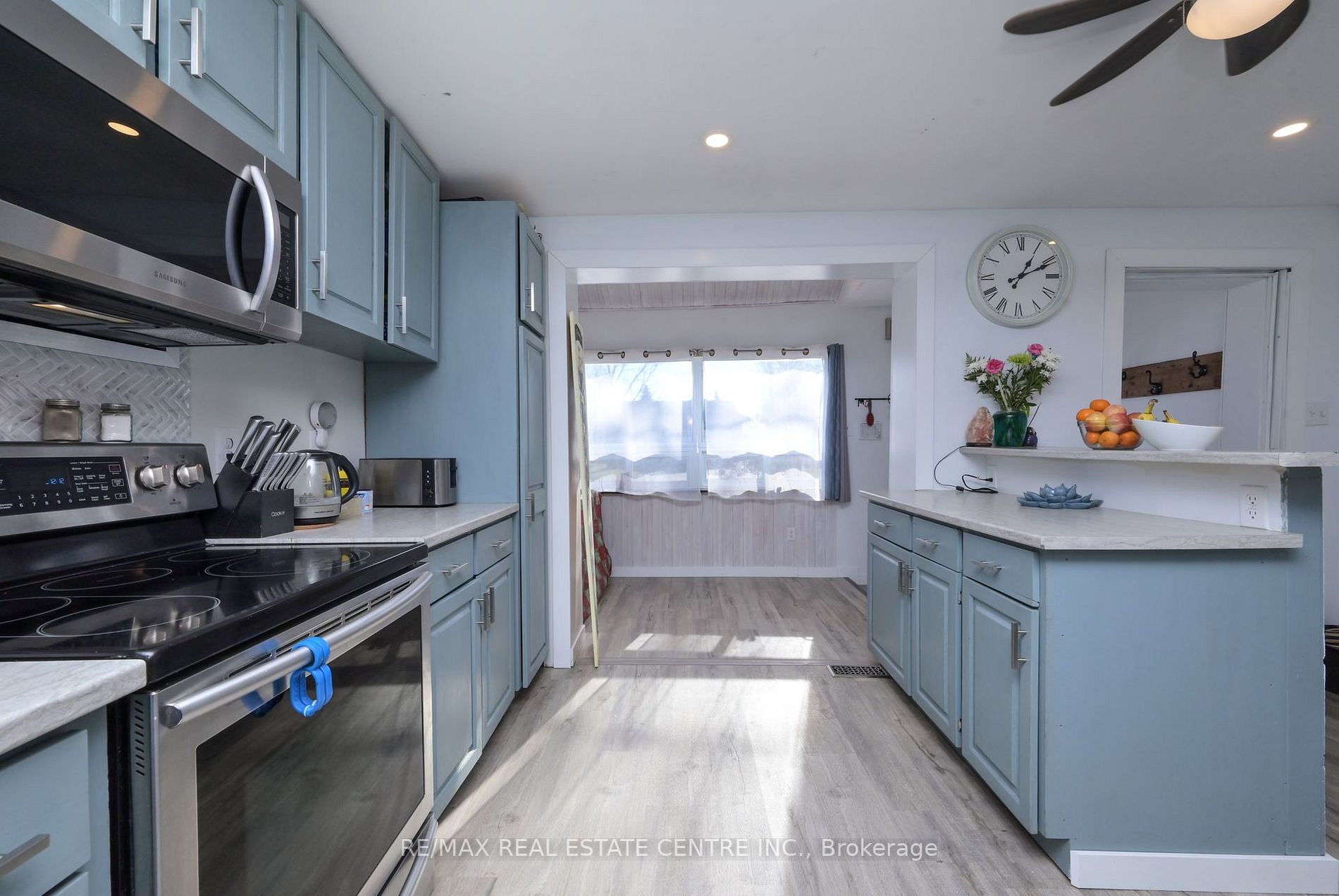 130 Third Ave