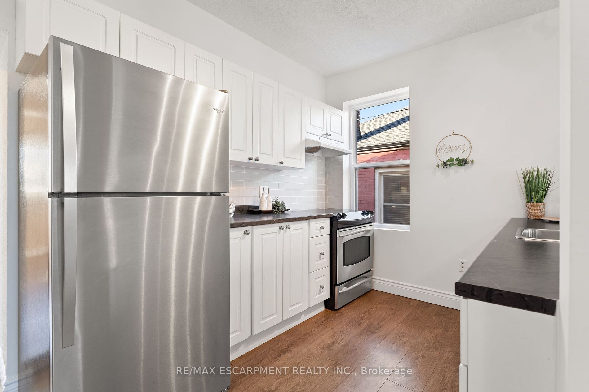 99 Cathcart St