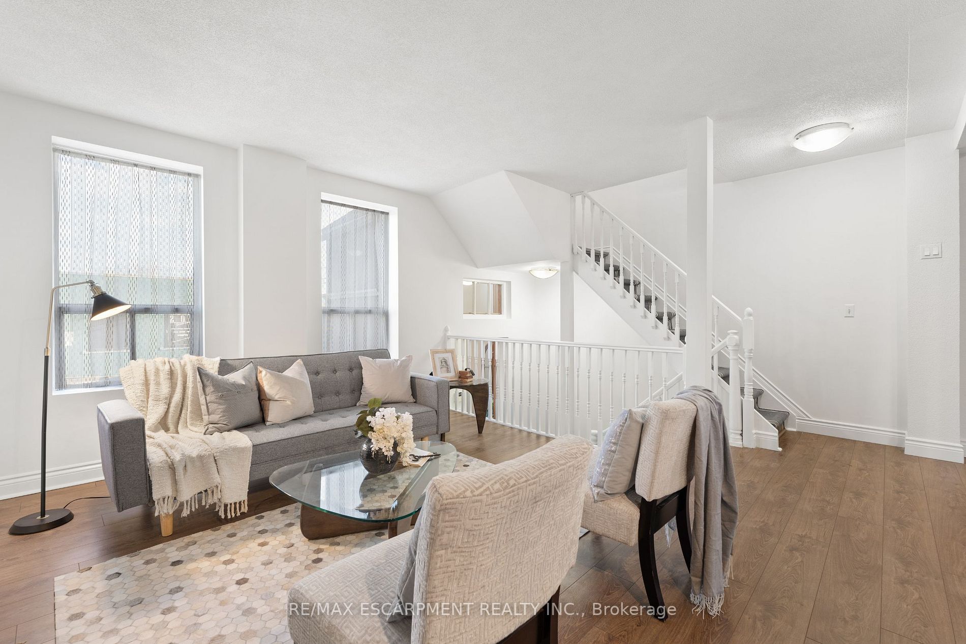 99 Cathcart St