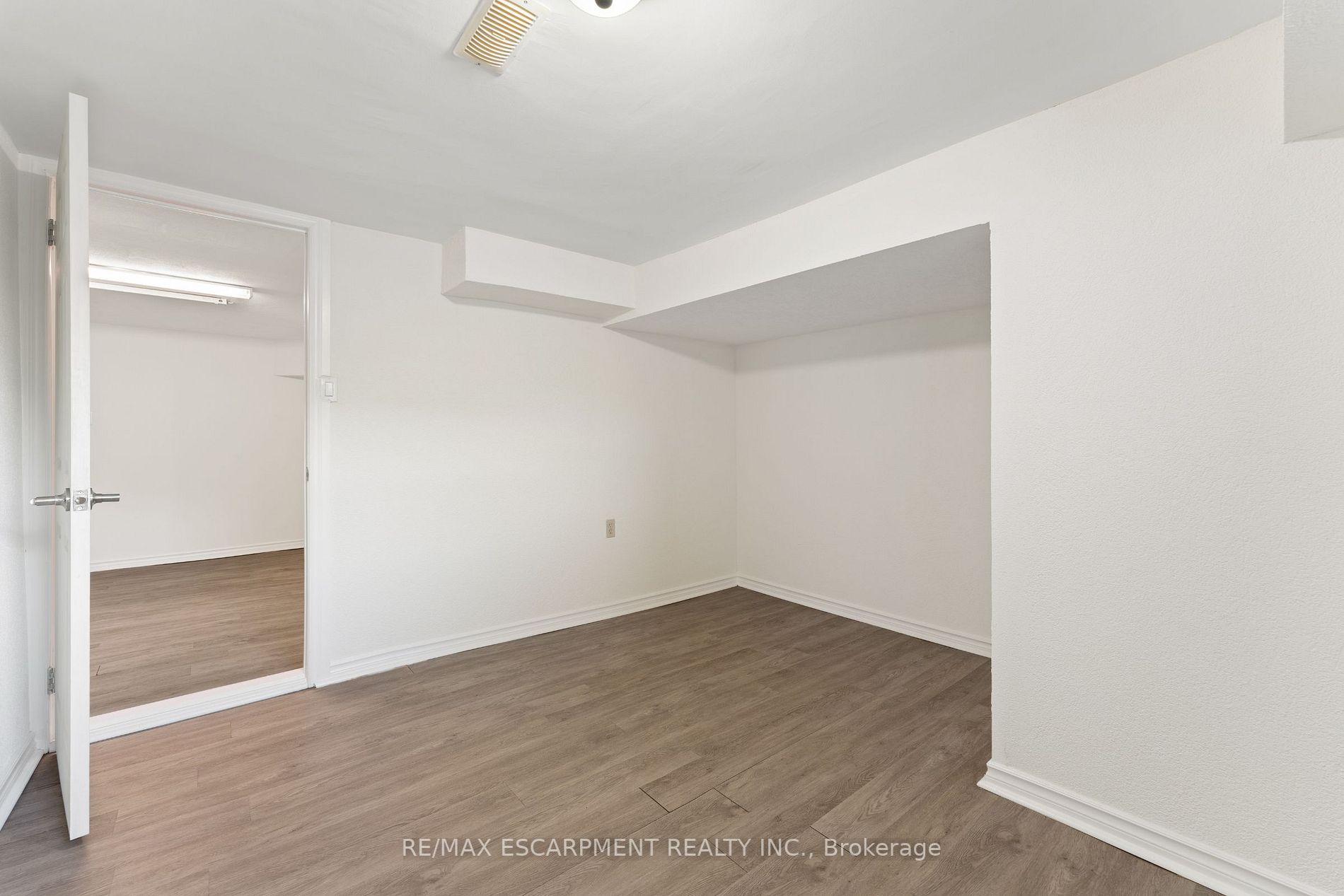 99 Cathcart St
