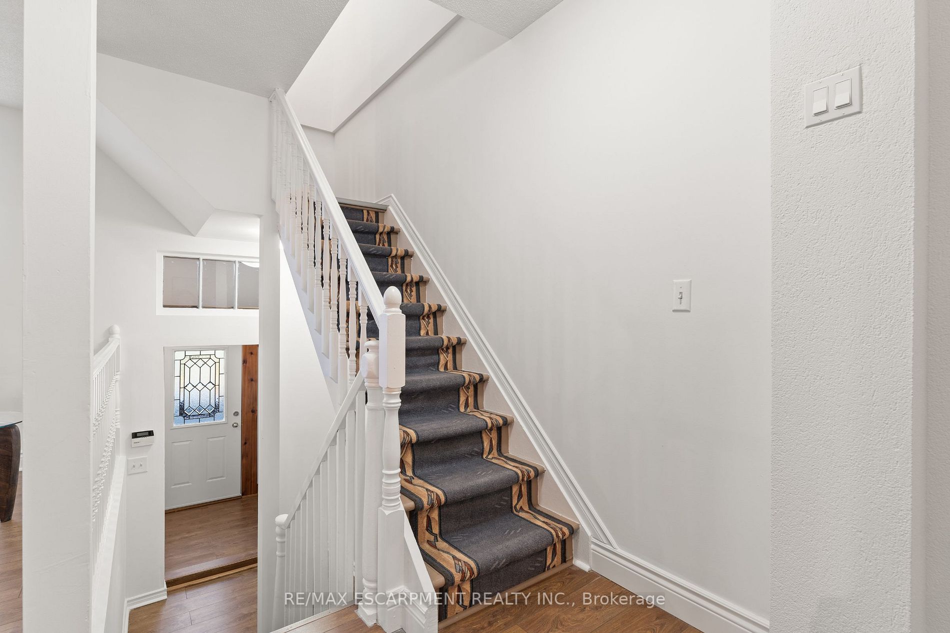 99 Cathcart St