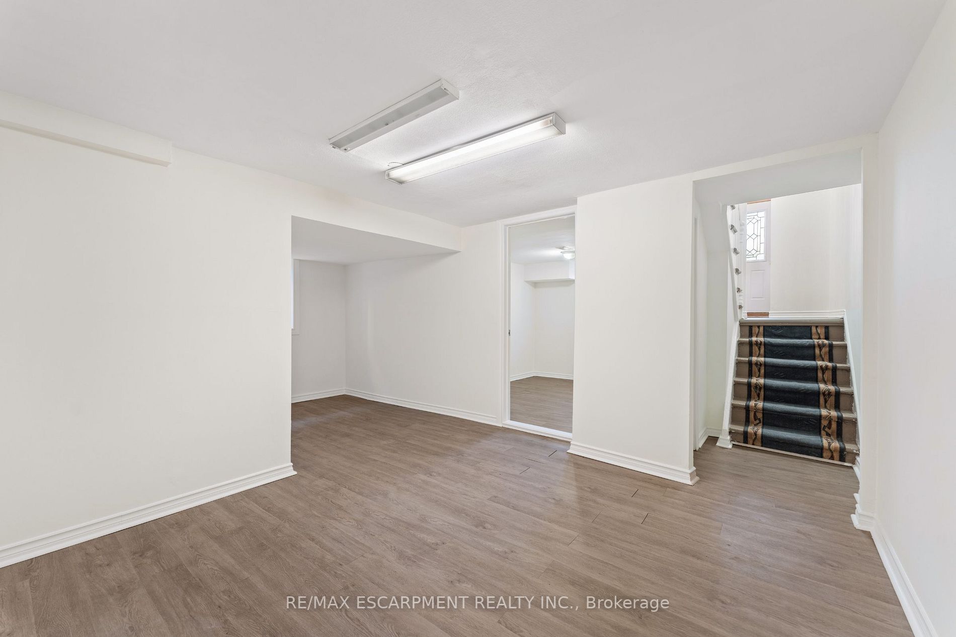 99 Cathcart St