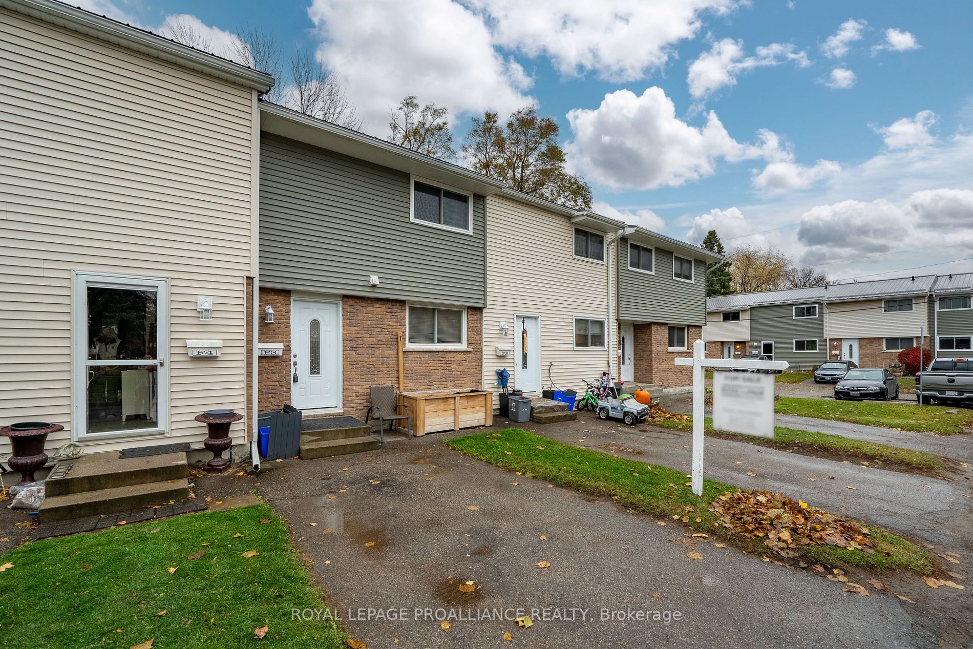 400 Westwood Dr, #F3