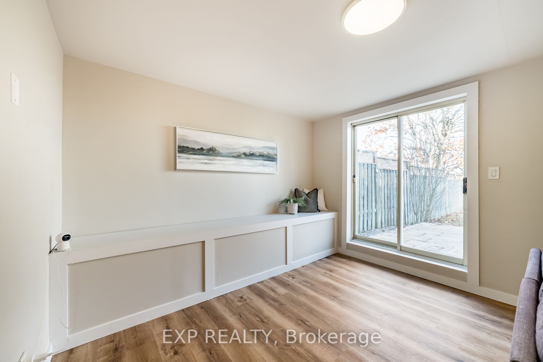 4 Crossley Dr