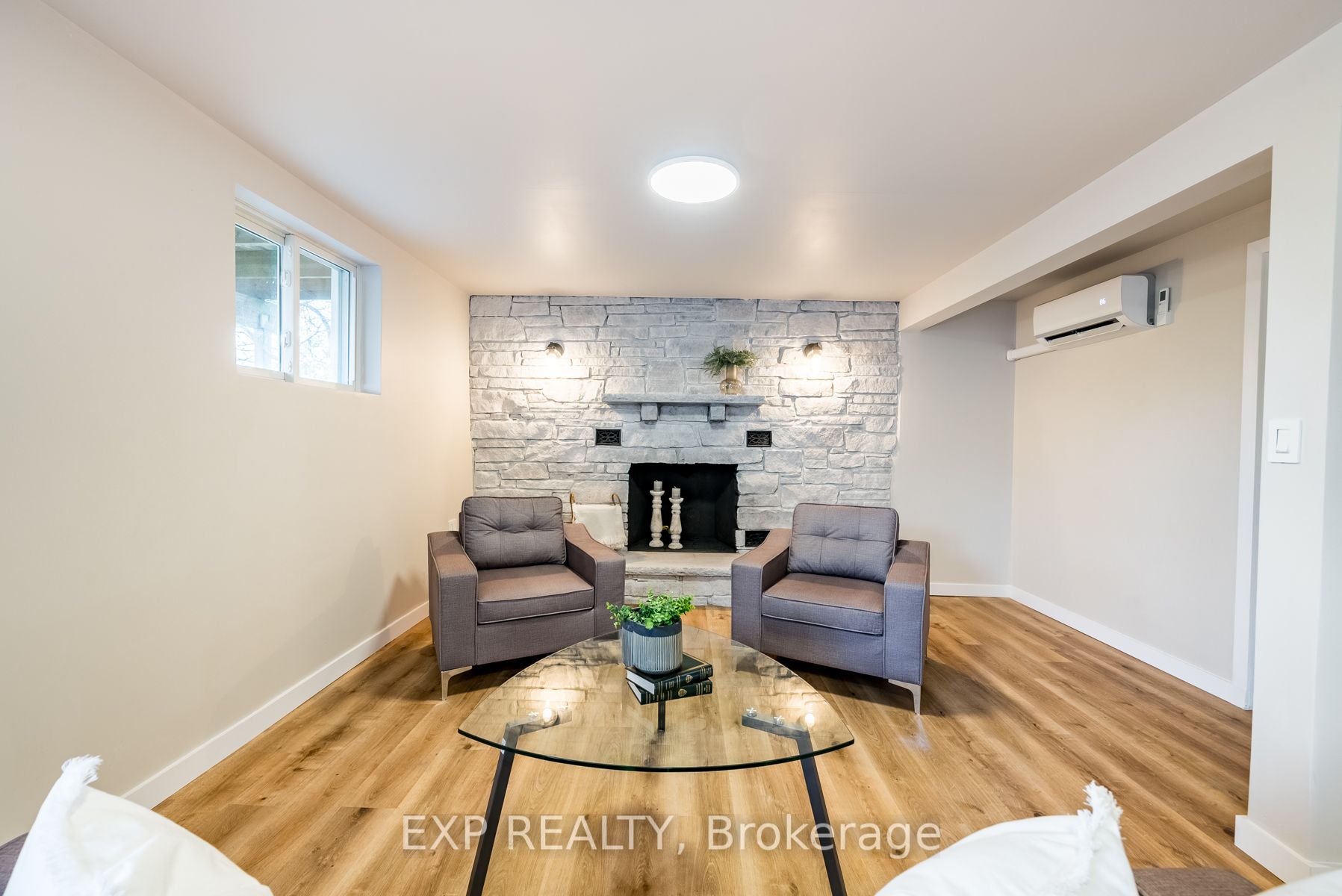 4 Crossley Dr