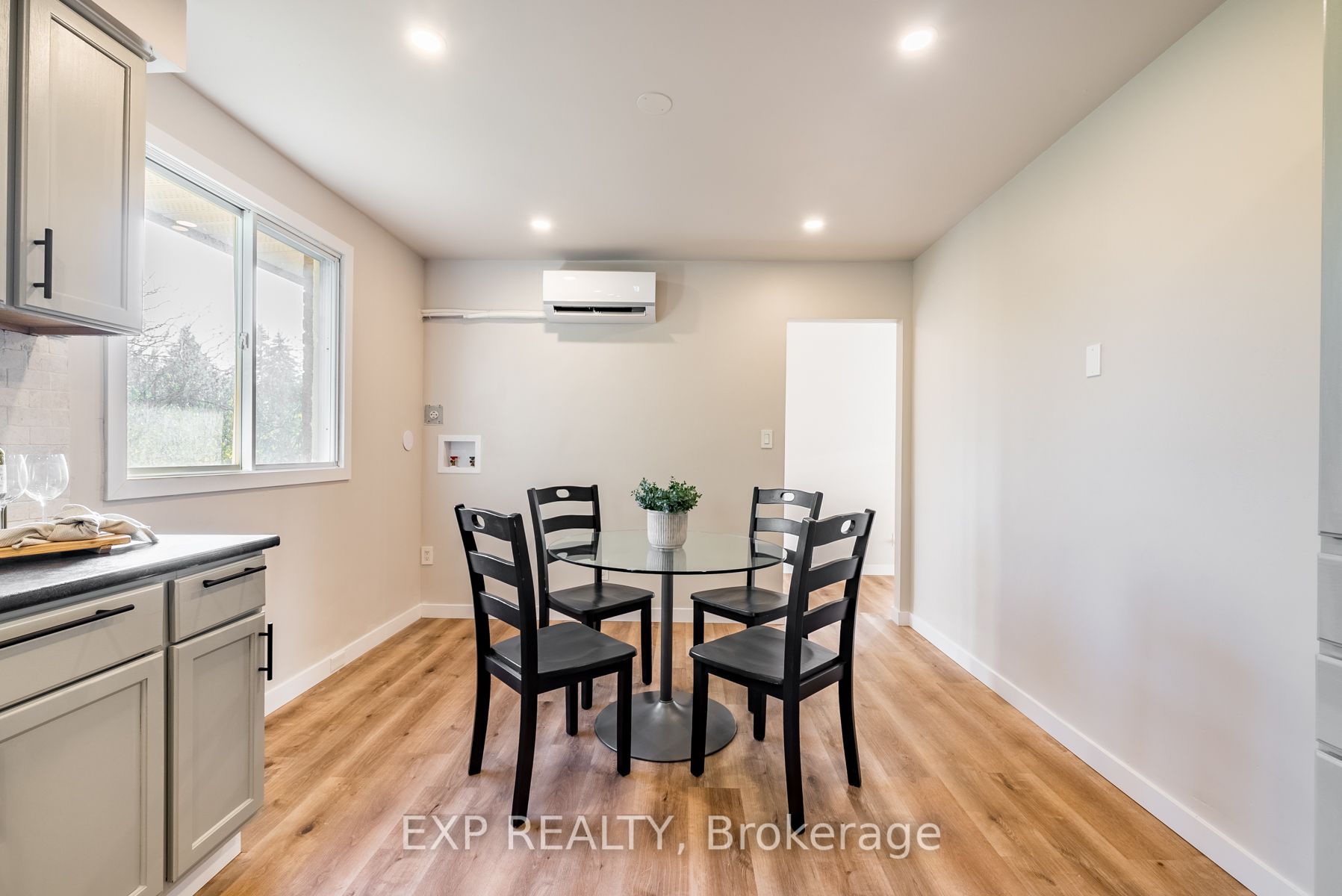 4 Crossley Dr