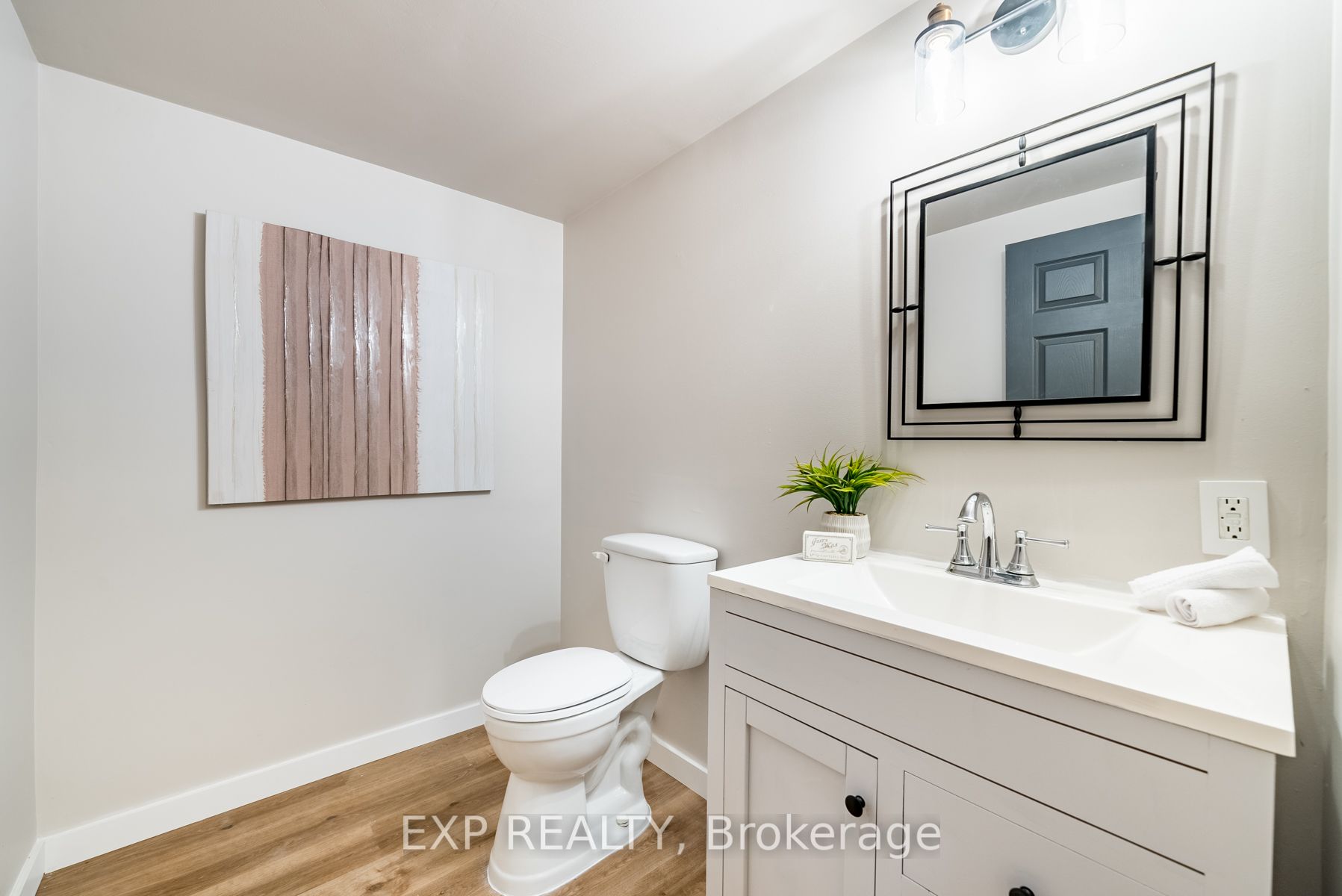 4 Crossley Dr
