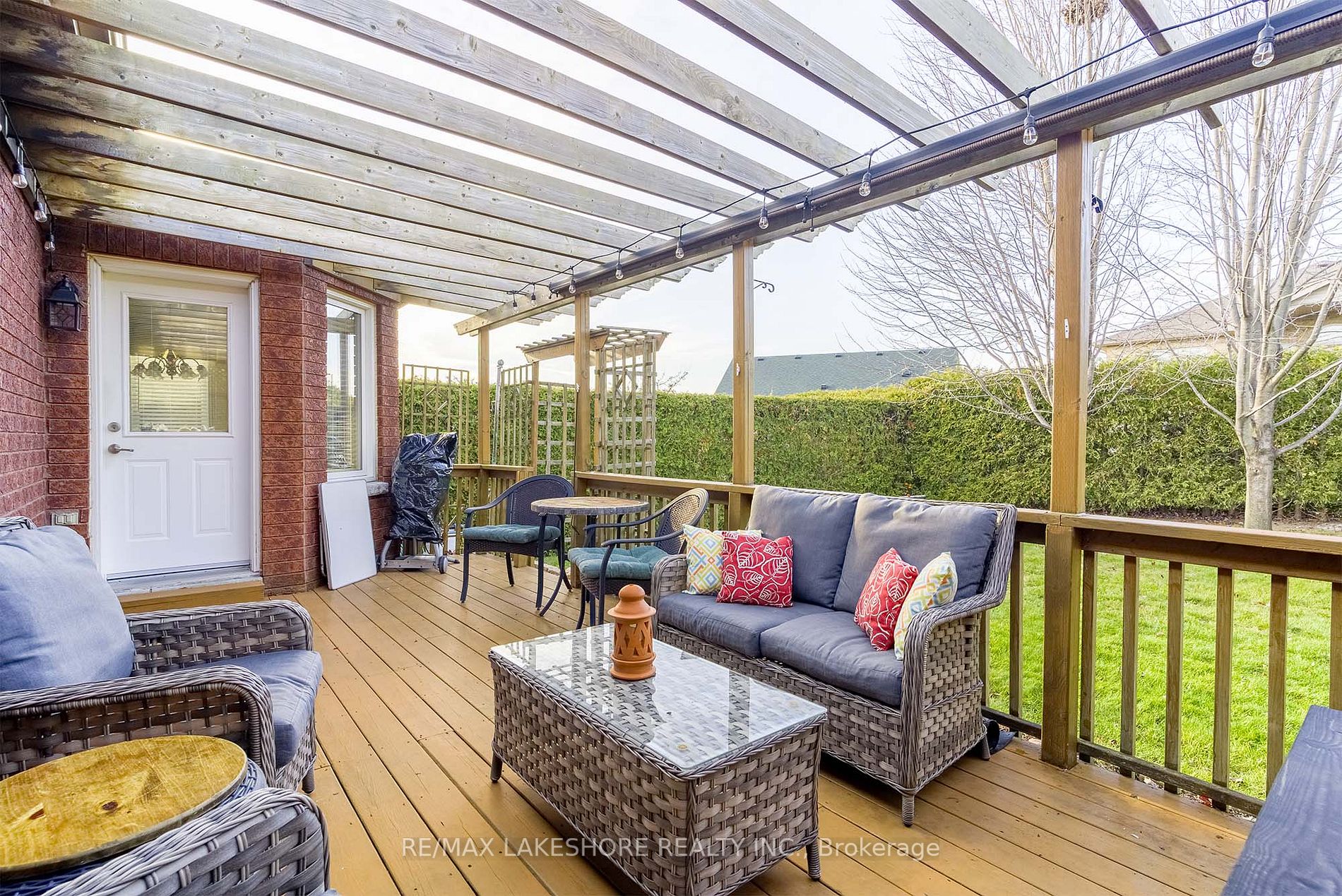266 Ivey Cres