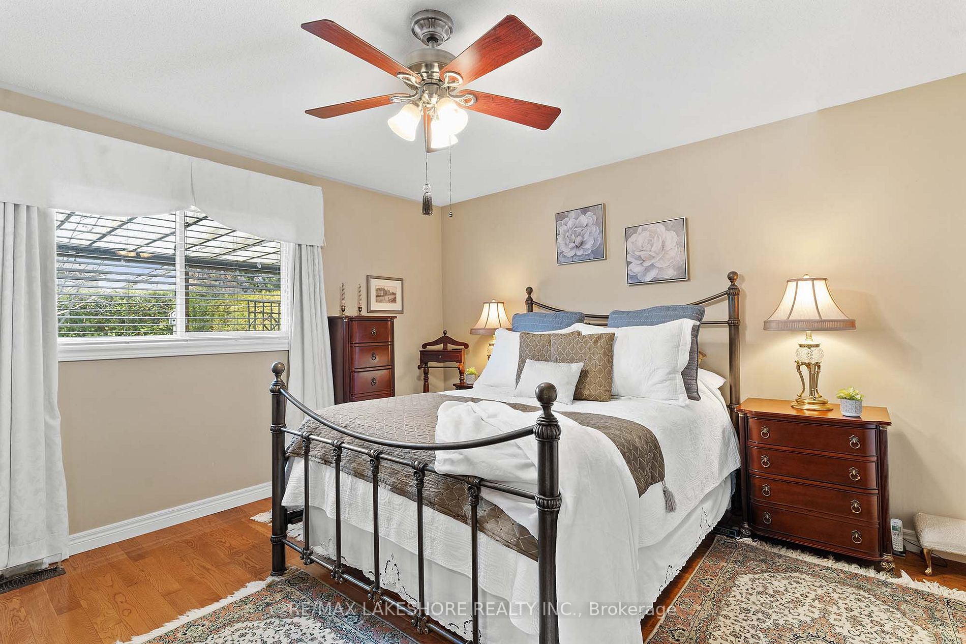 266 Ivey Cres