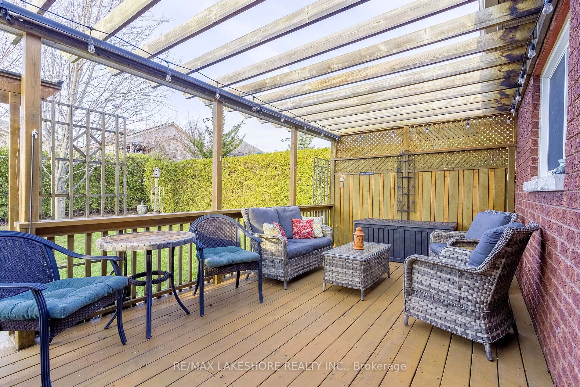 266 Ivey Cres
