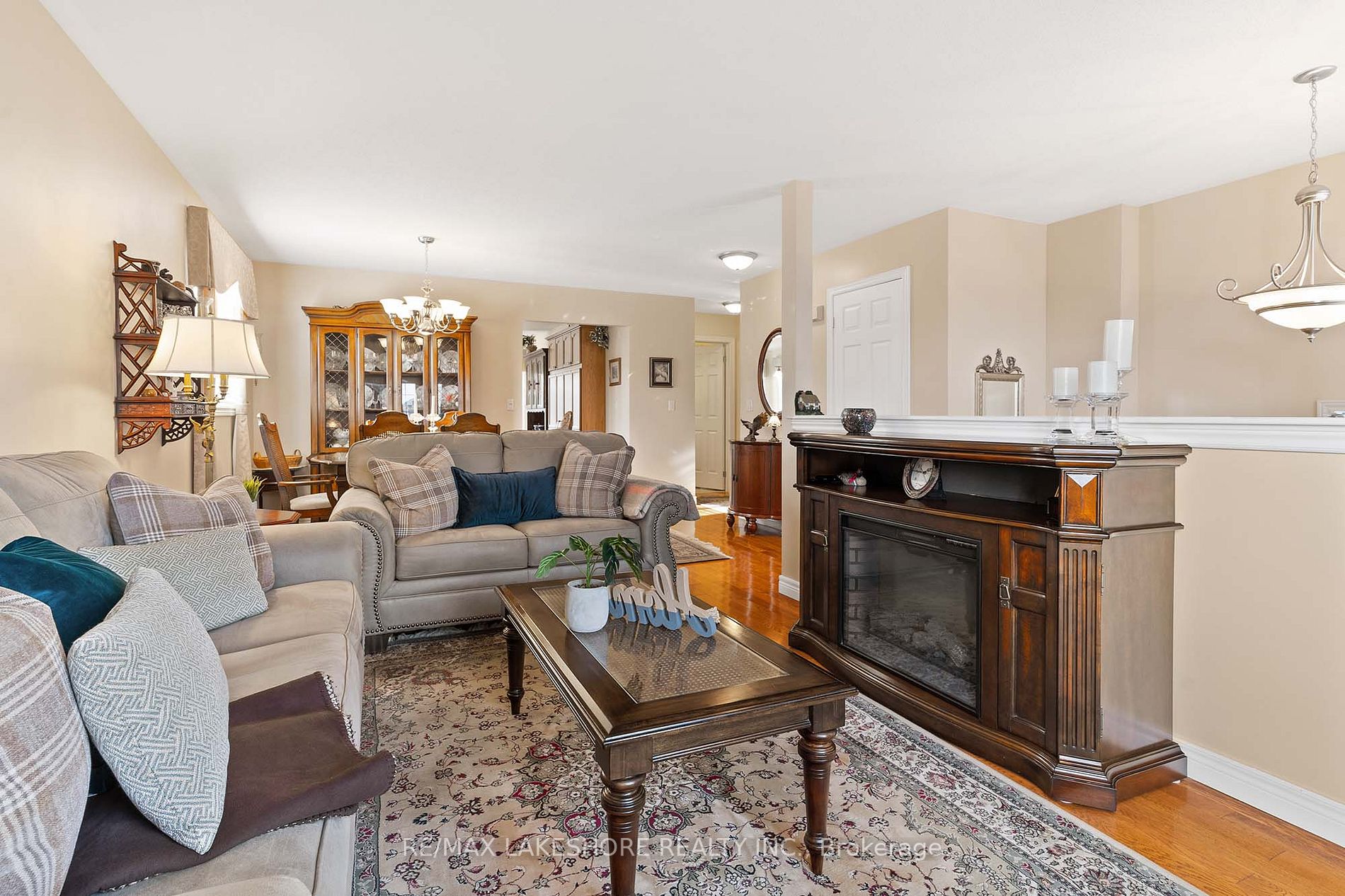266 Ivey Cres