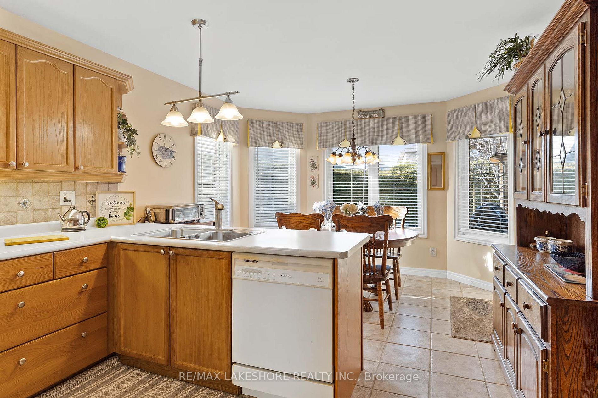 266 Ivey Cres