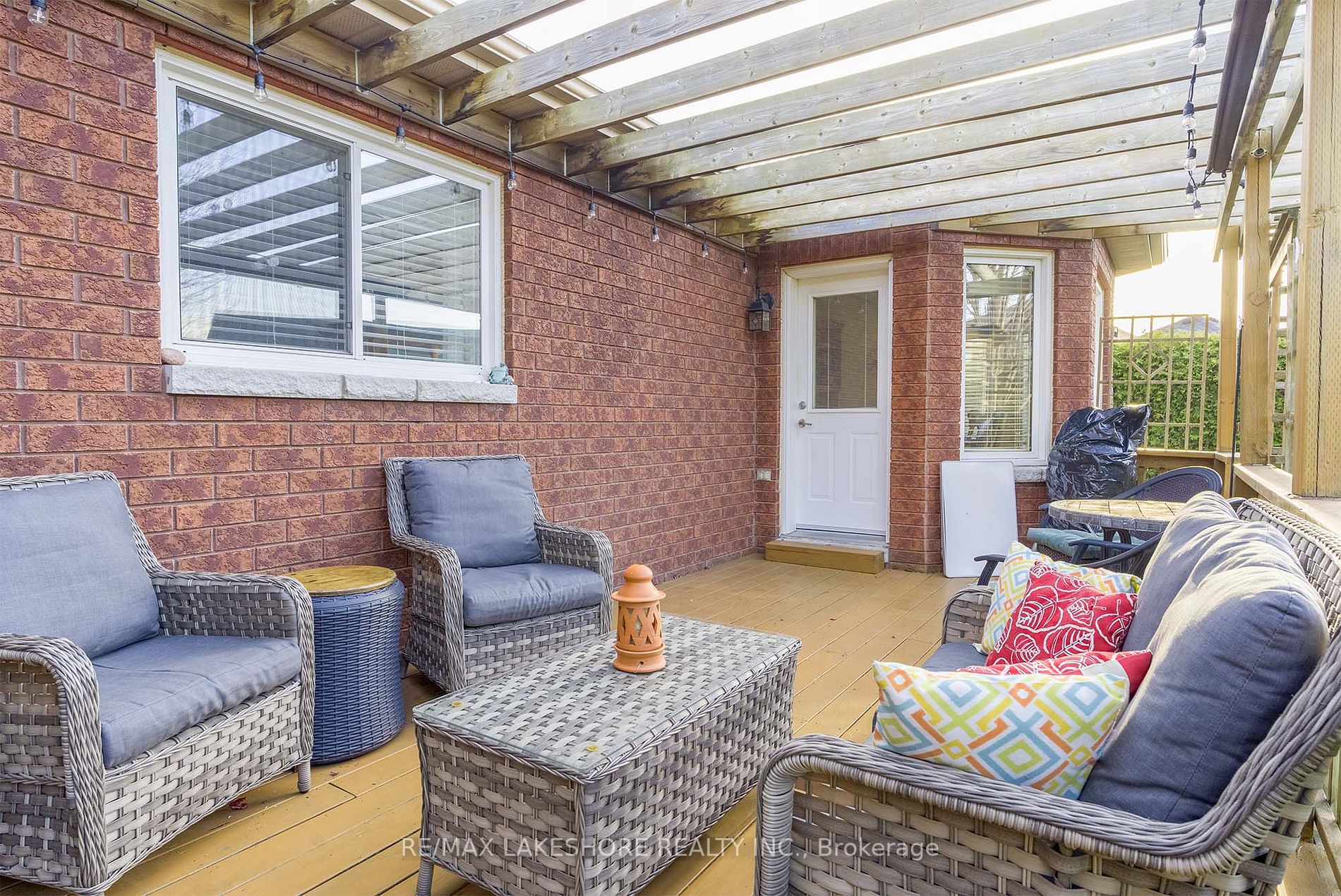 266 Ivey Cres
