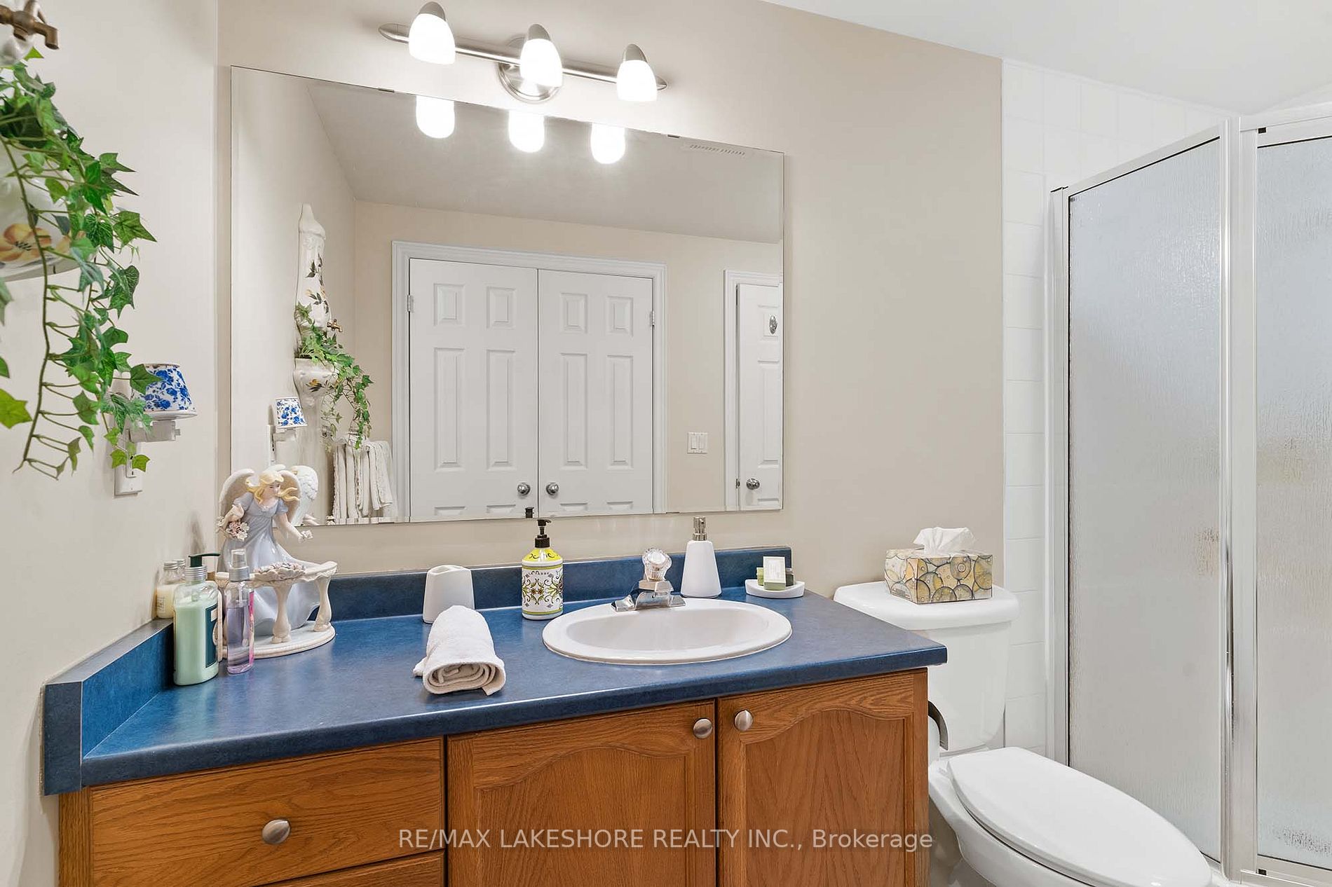 266 Ivey Cres