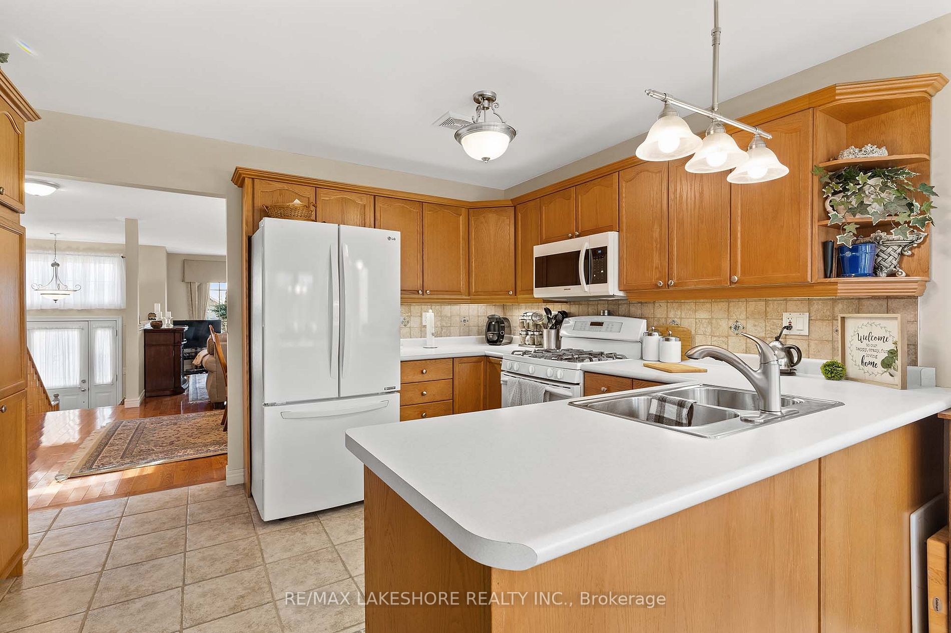 266 Ivey Cres