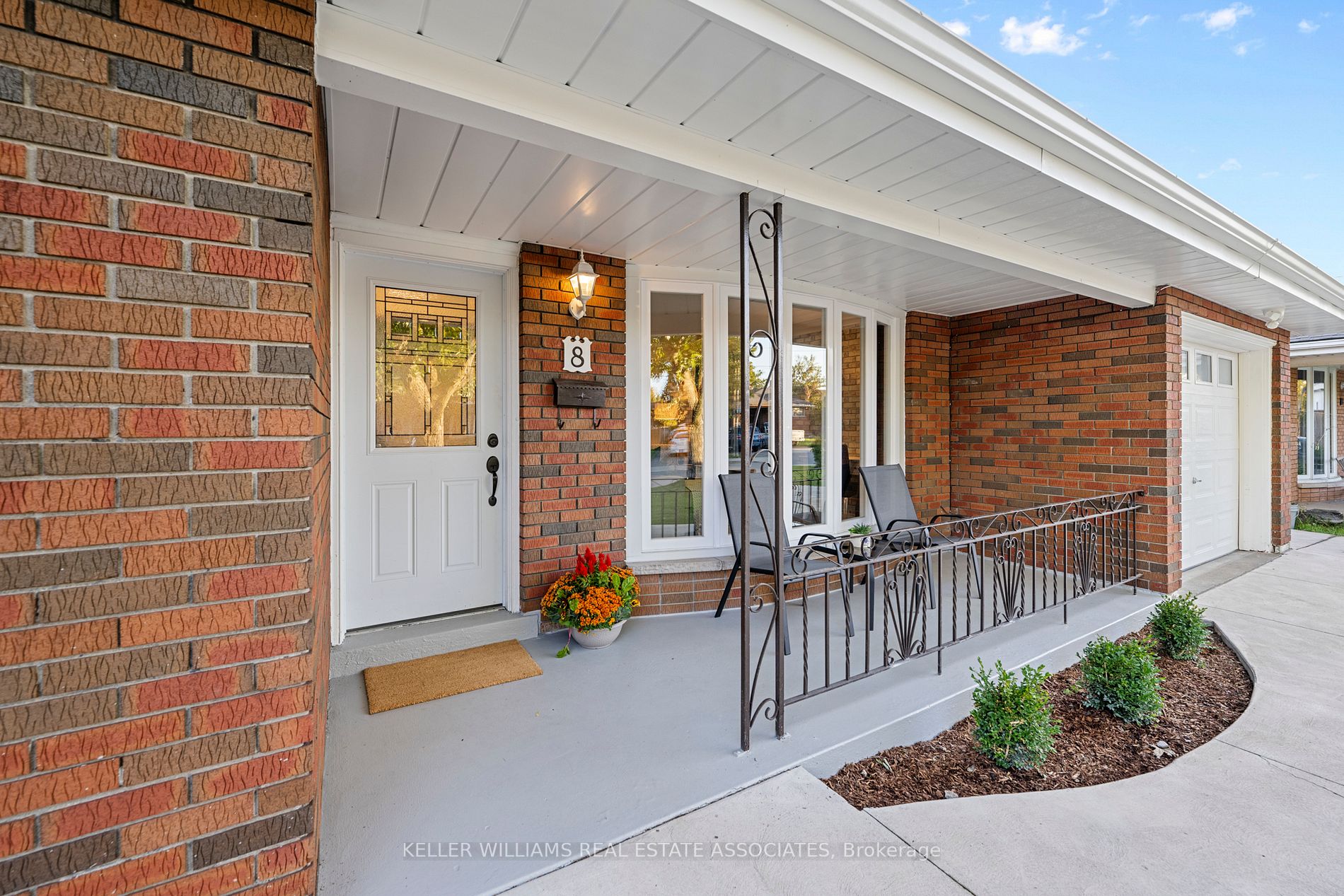 8 Muir Ave