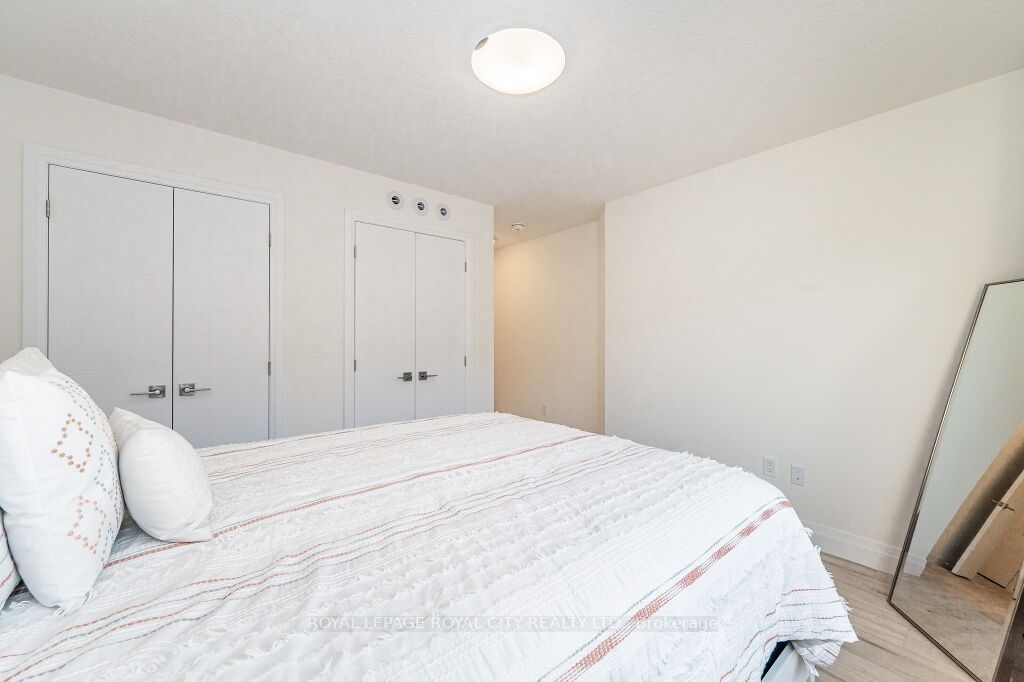 39 Lily Lane, #B