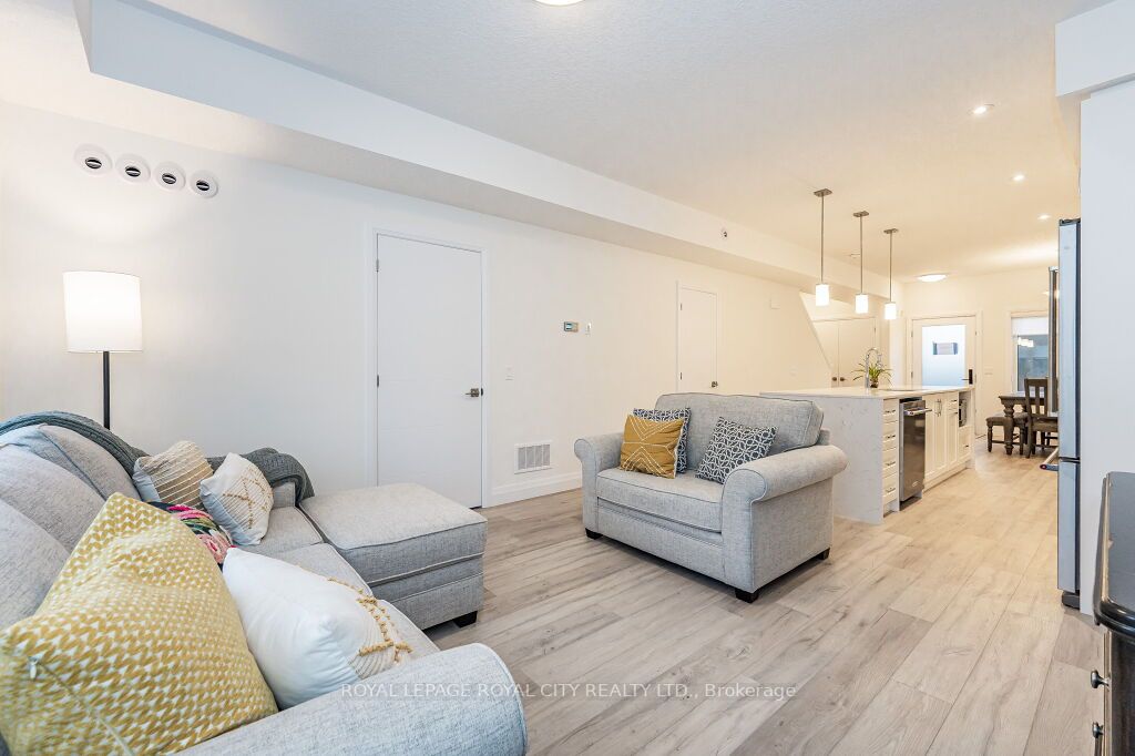 39 Lily Lane, #B