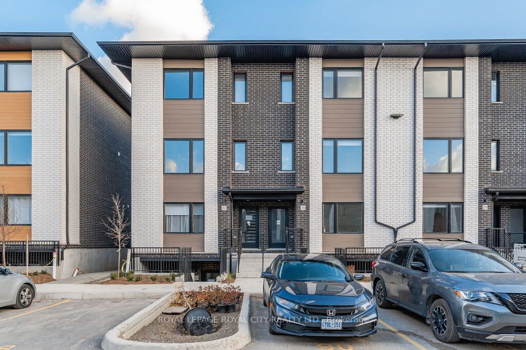 39 Lily Lane, #B