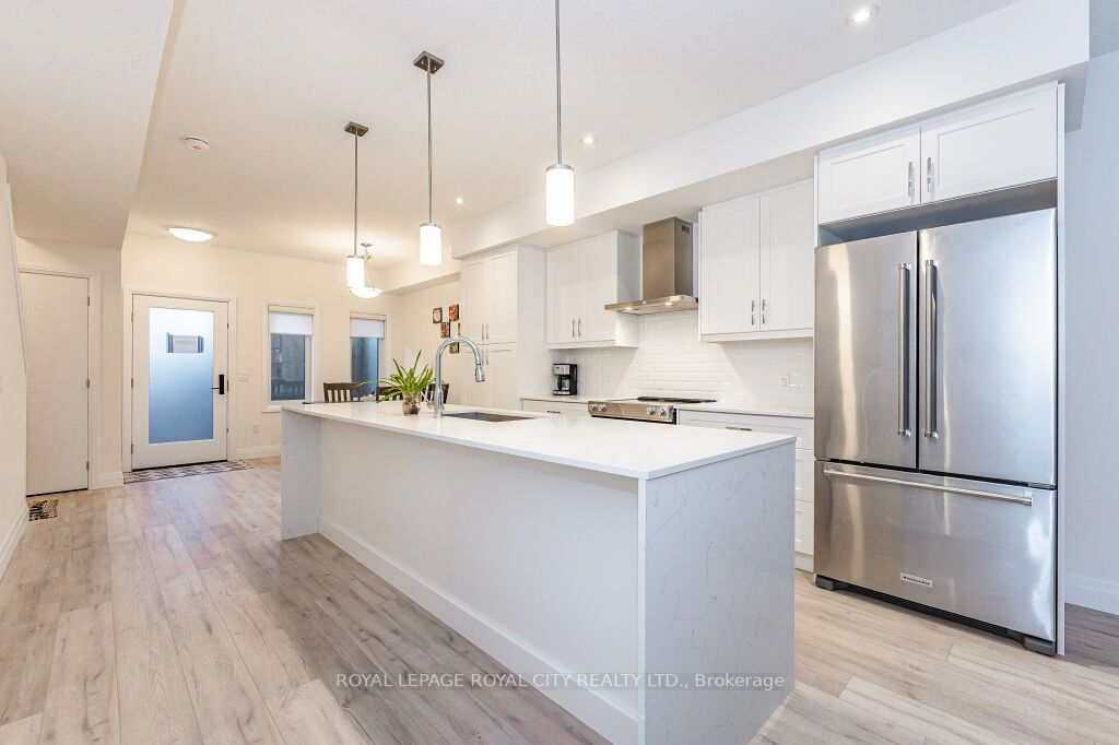 39 Lily Lane, #B