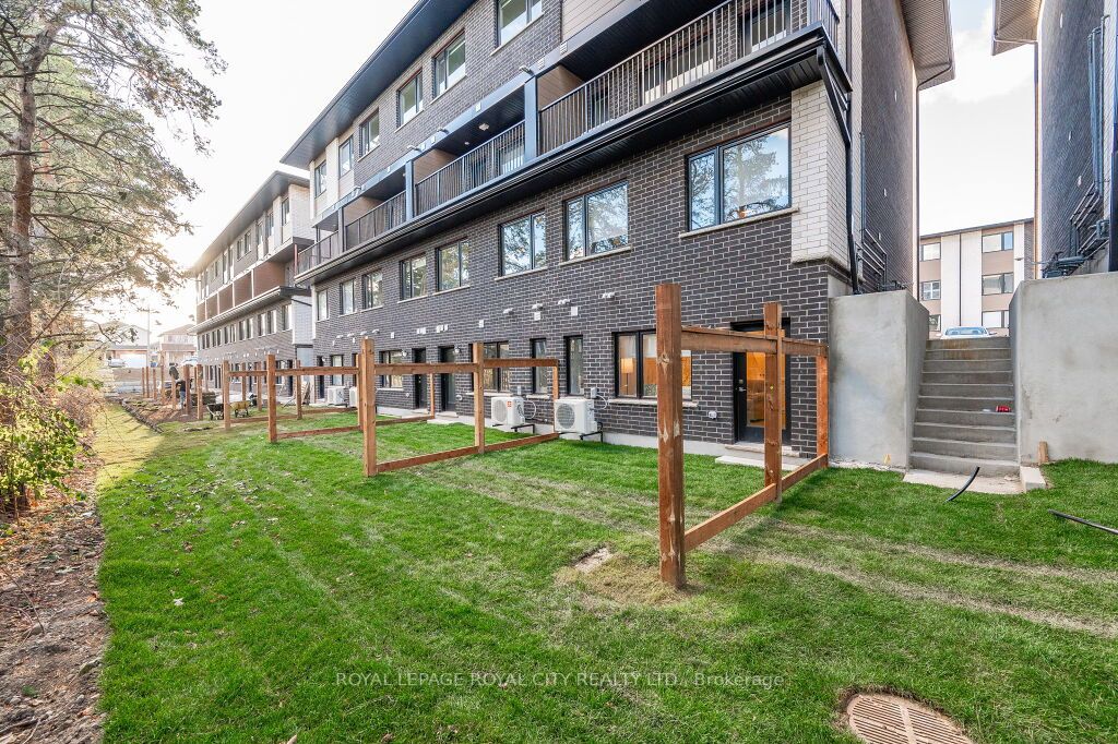 39 Lily Lane, #B