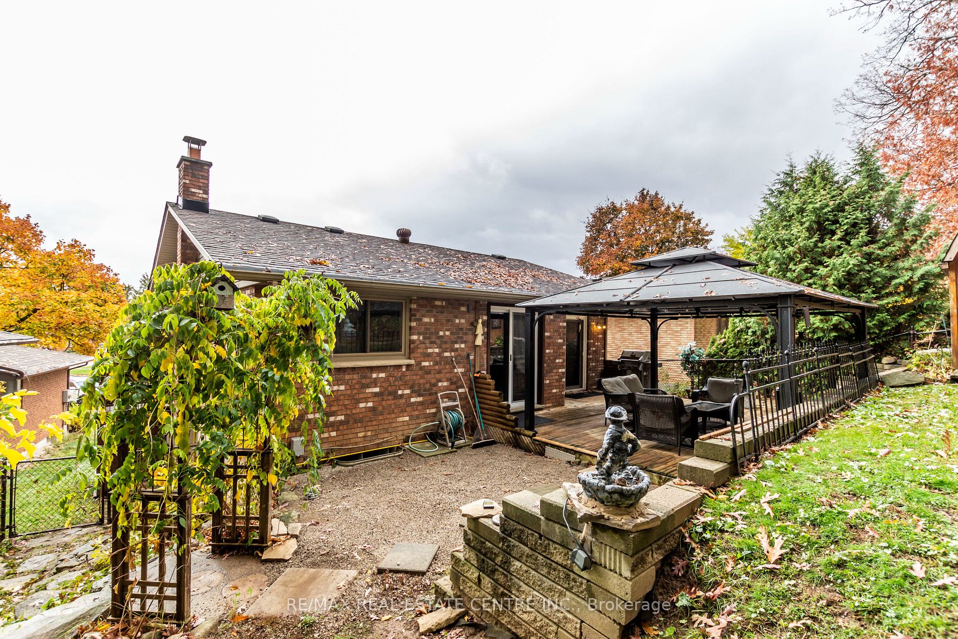 74 Duchess Dr