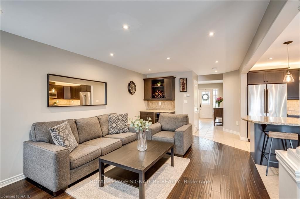 8 Blue Ribbon Way