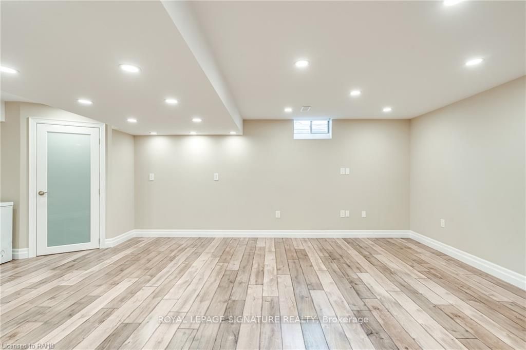 8 Blue Ribbon Way