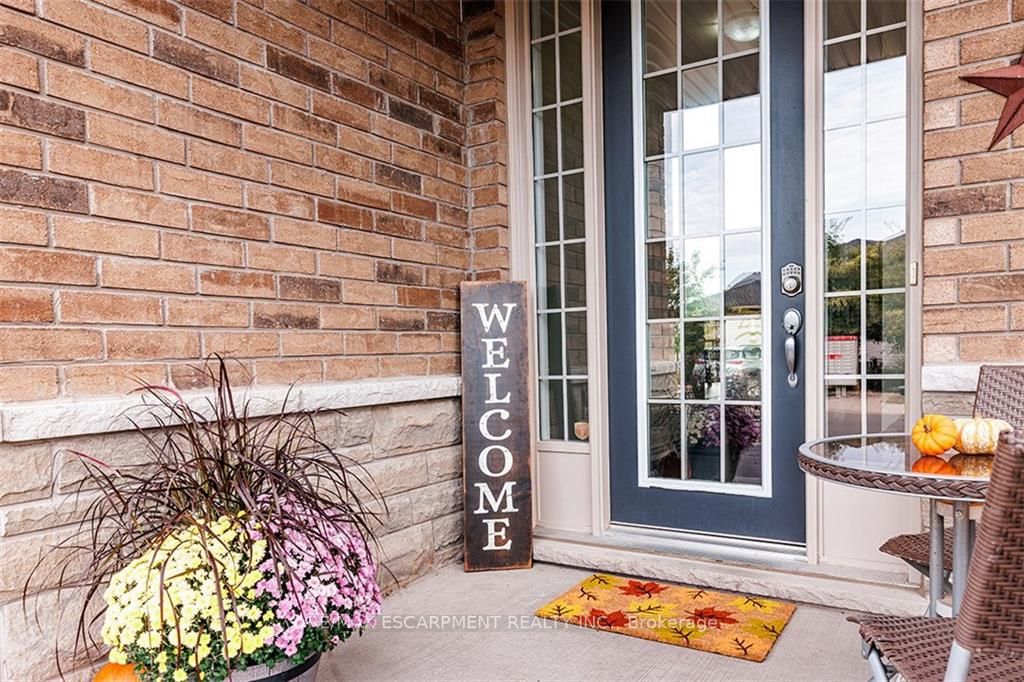 77 Avery Cres, #16