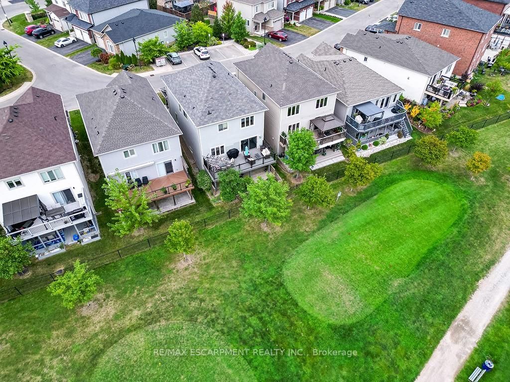 77 Avery Cres, #16