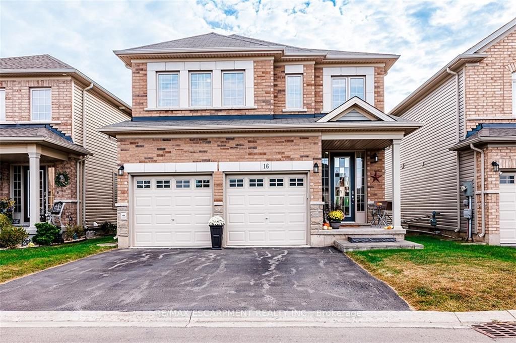 77 Avery Cres, #16