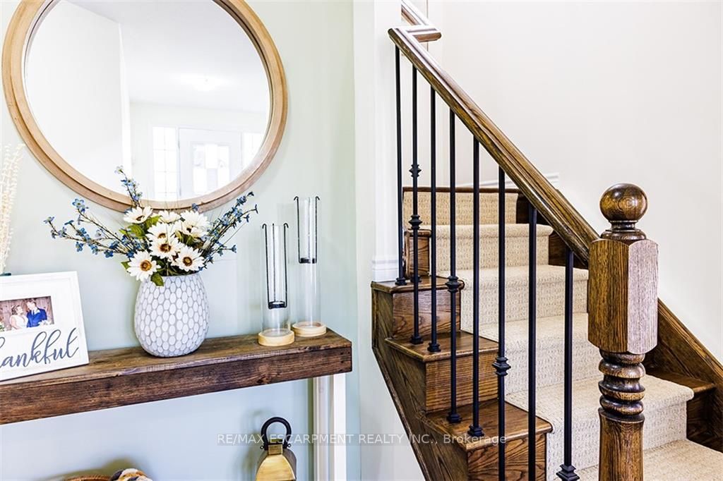 77 Avery Cres, #16