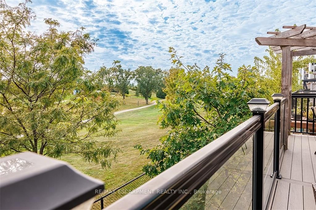 77 Avery Cres, #16
