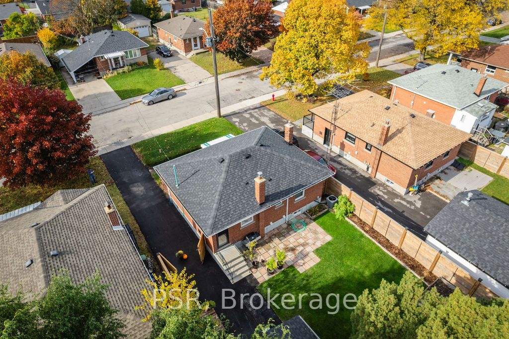 39 Castlefield Dr