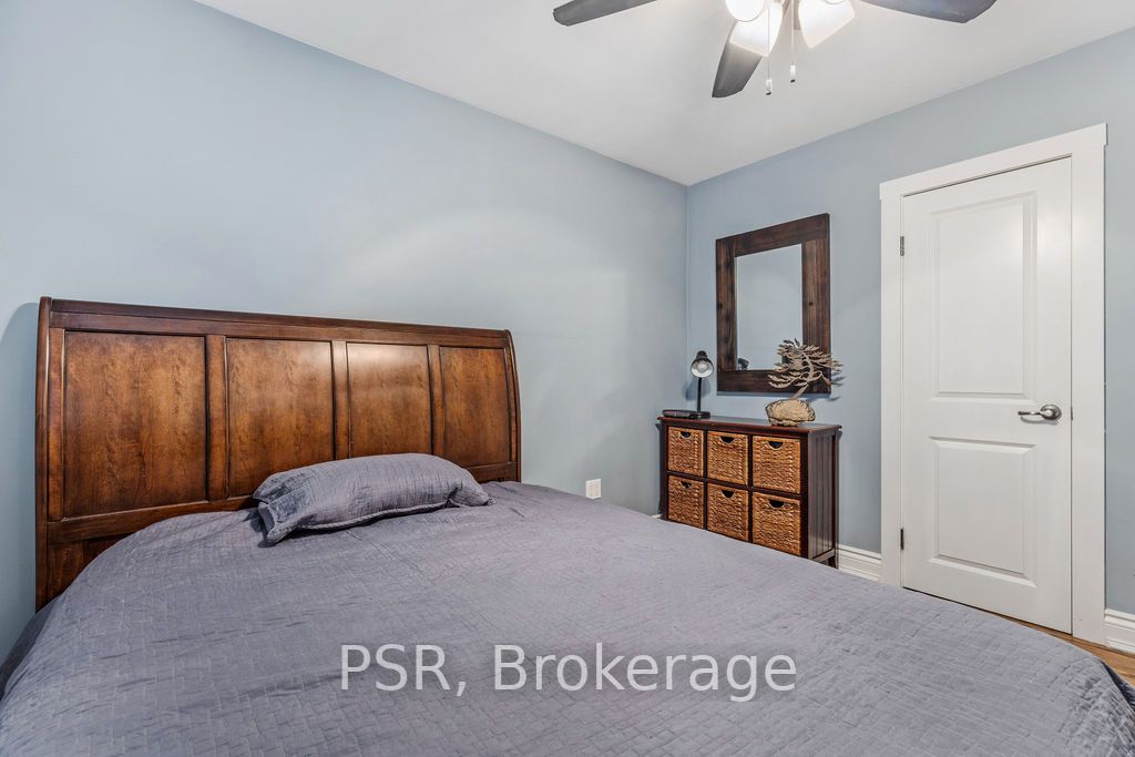 39 Castlefield Dr