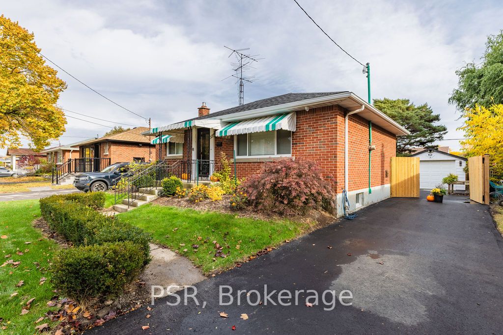 39 Castlefield Dr