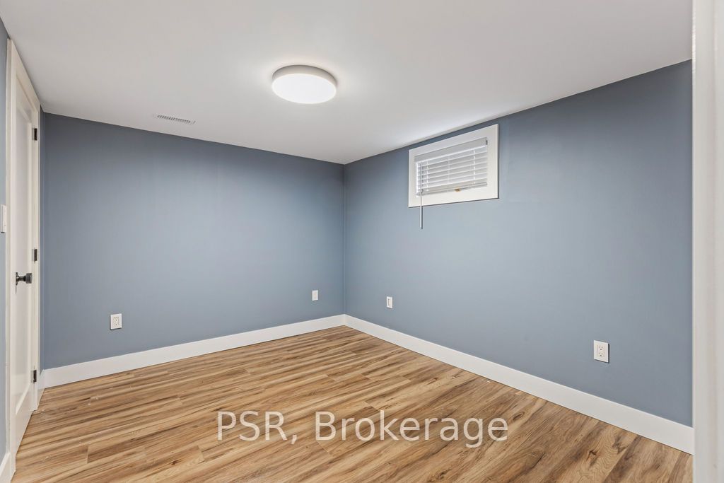 39 Castlefield Dr