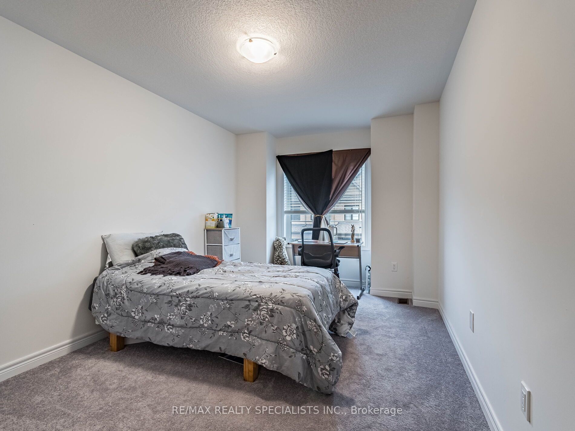 166 Deerpath Dr, #104
