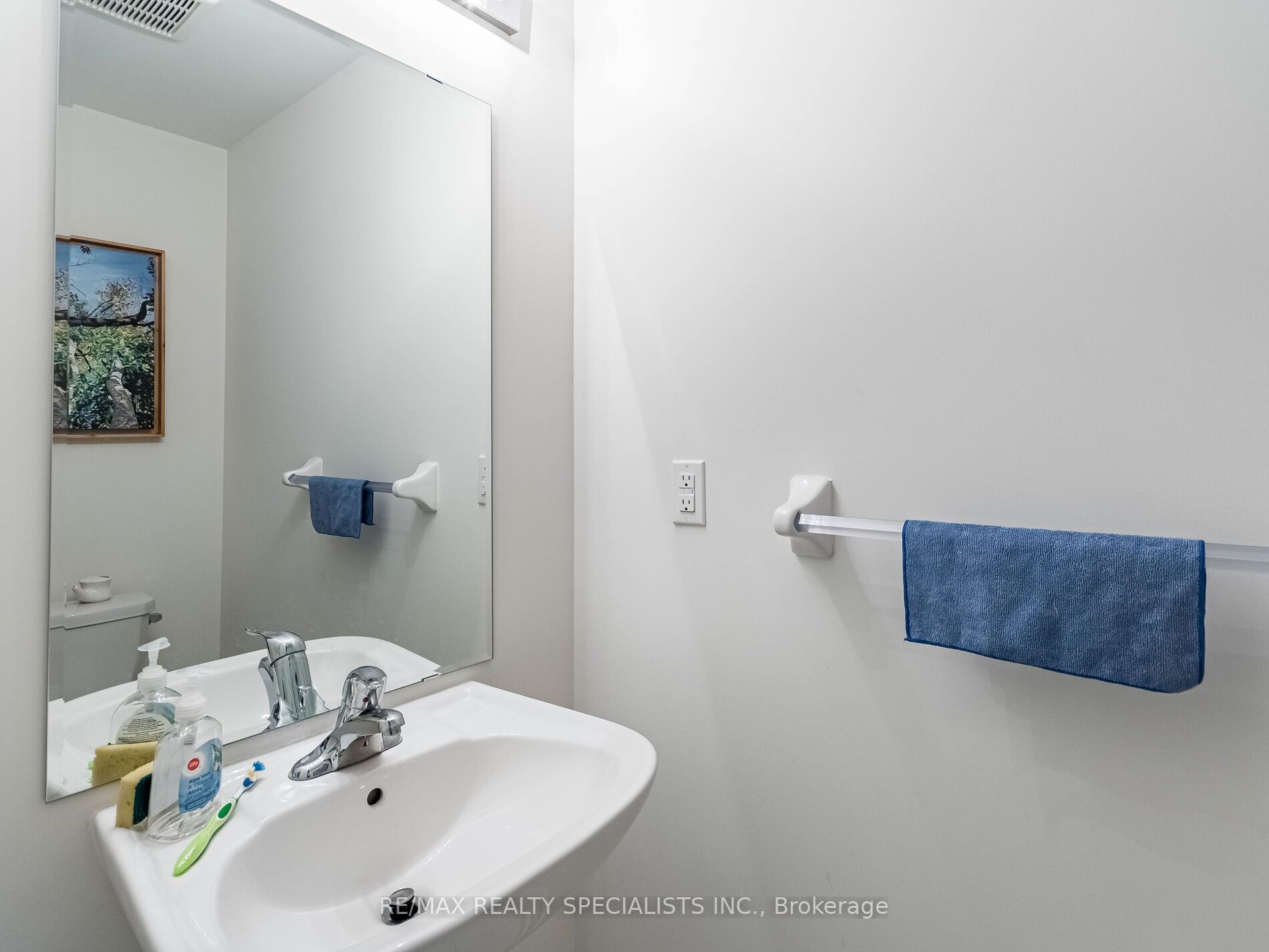 166 Deerpath Dr, #104